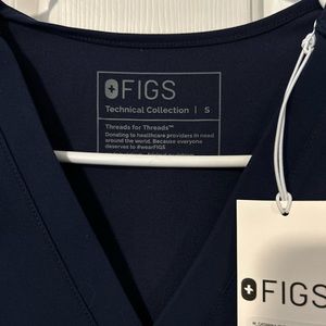 Figs navy blue set never worn still has tags